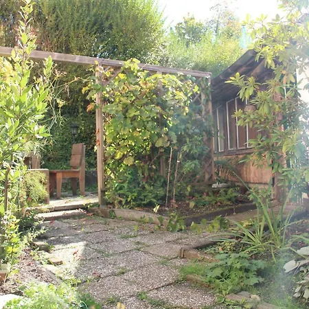 Apartment Ferienwohnung Mit Garten *